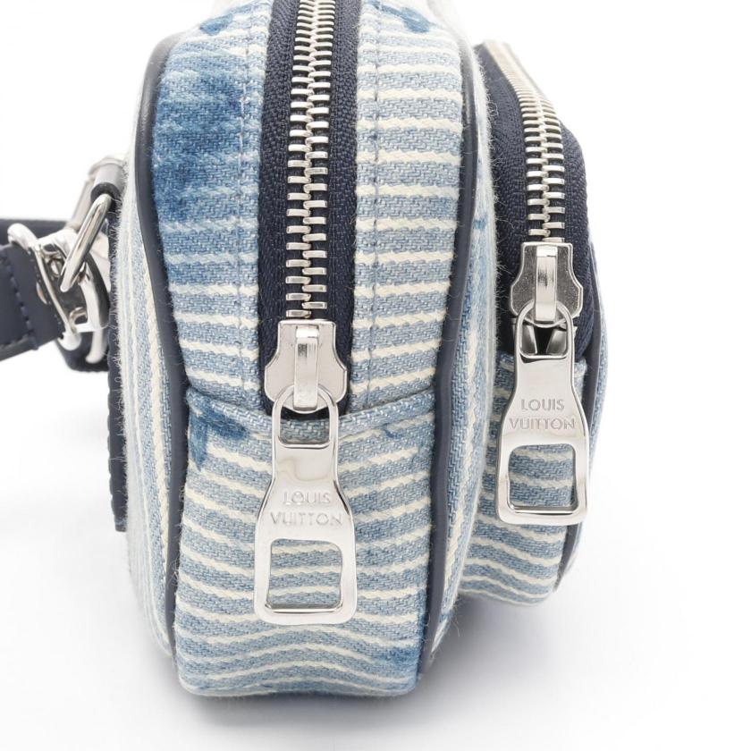 Pre-loved LOUIS VUITTON Outdoors Pochette Hickory Stripe Watercolor Summer Collection Body Bag - Light Blue Navy Canvas