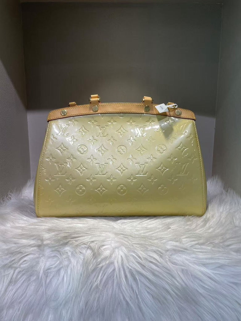 Louis Vuitton Vernis Bedford Beige Patent Leather Shoulder Bag