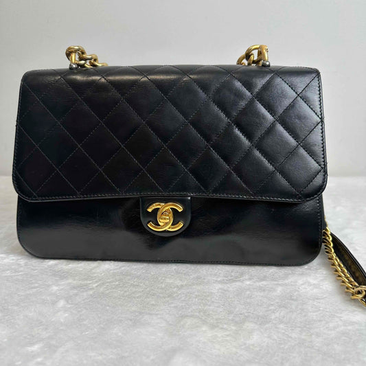 Chanel Classic Flap Bag Black Gold Cowhide Shoulder Handbag (Pre-loved) BJ1101705019