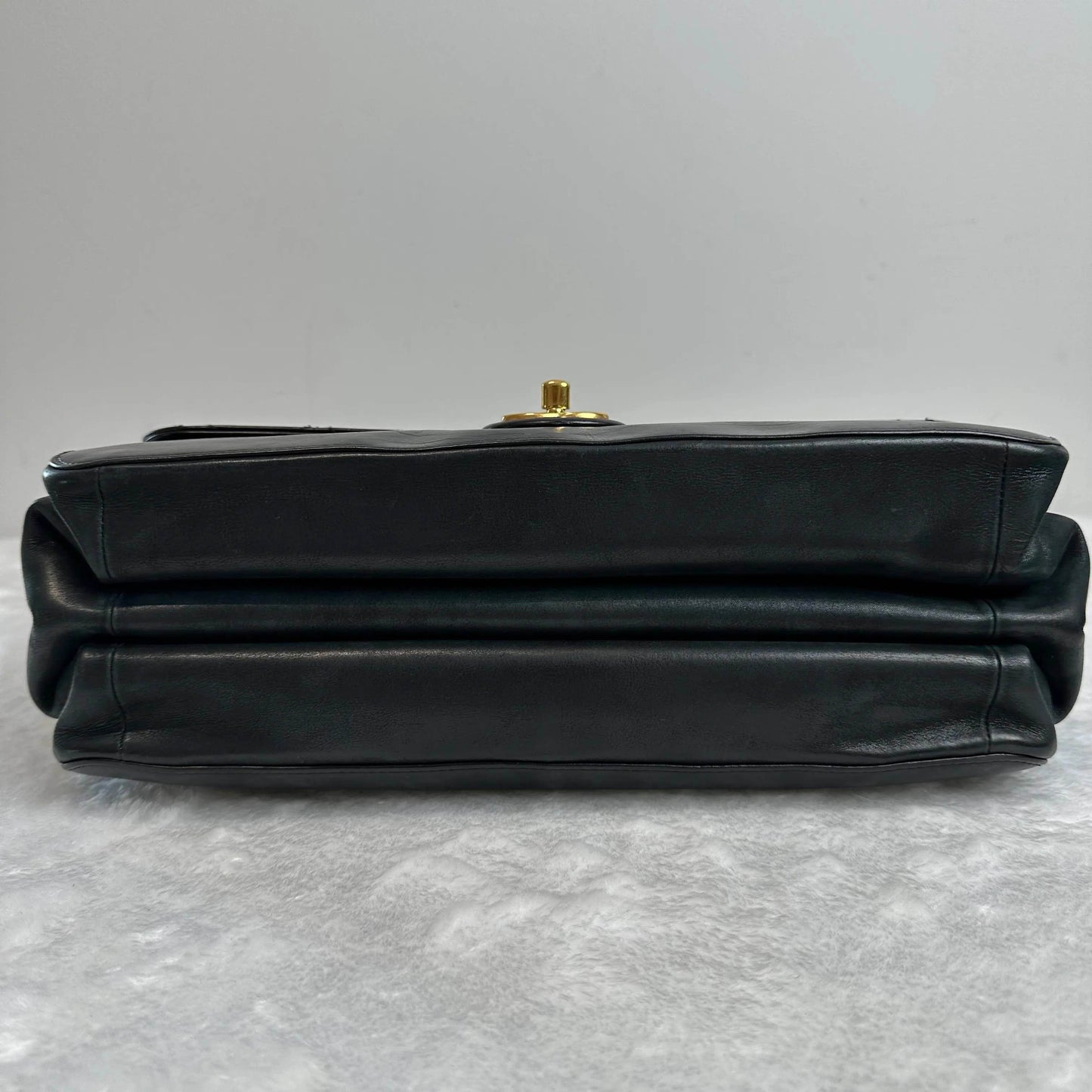 Chanel Classic Flap Bag Black Gold Cowhide Shoulder Handbag (Pre-loved) BJ1101705019