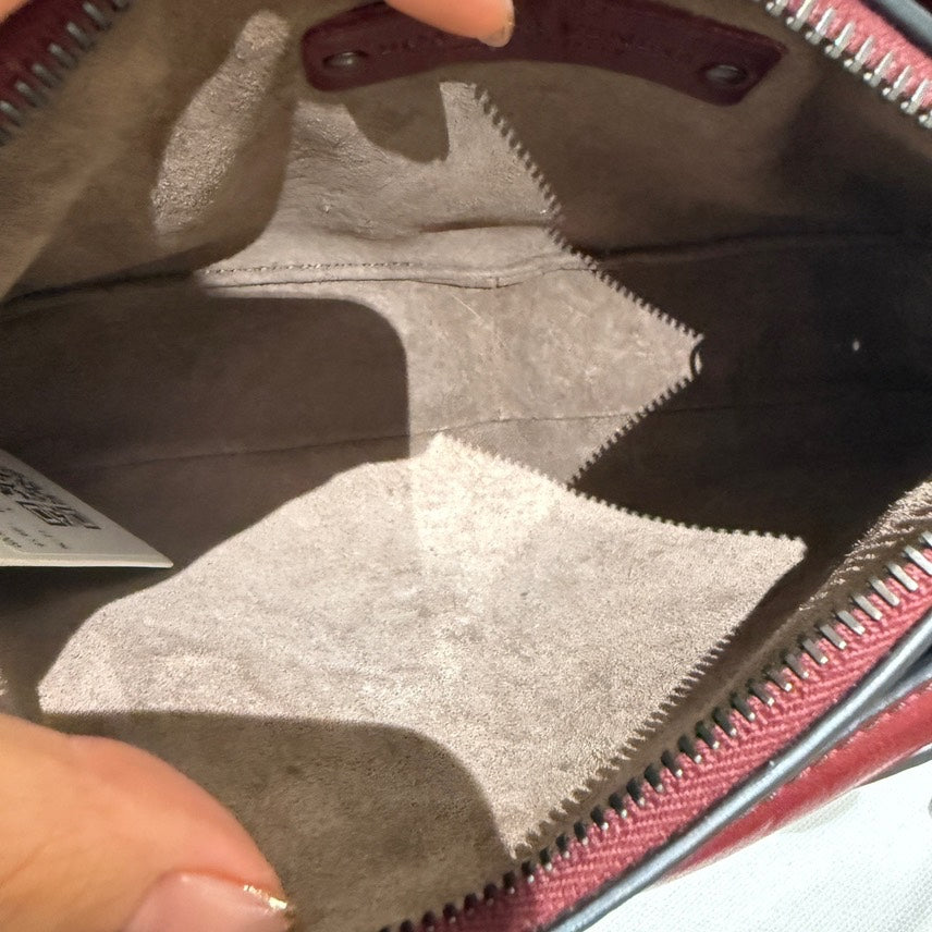 Bottega Veneta Classic Hobo Bag in Burgundy Leather