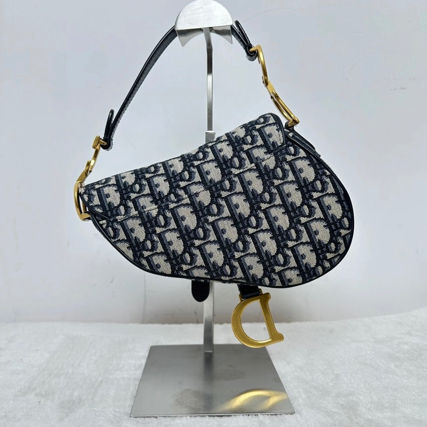 Pre-loved Dior Saddle Oblique Monogram Canvas Shoulder Bag in Blue