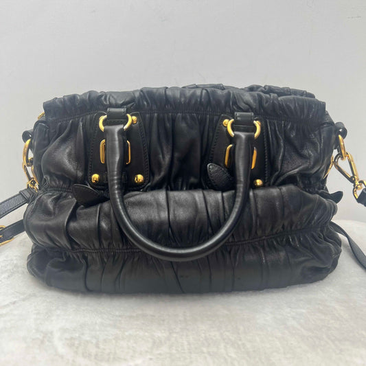 Pre-loved PRADA Gaufre Nappa Black Lambskin Shoulder Bag BJ1109904040