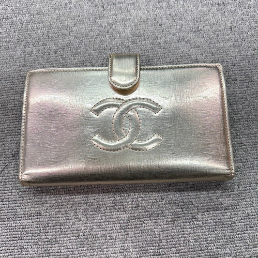 Pre-loved Chanel Wallet BVJ Gold Metallic Leather Wallet