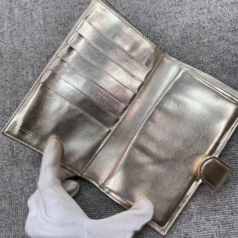 Pre-loved Chanel Wallet BVJ Gold Metallic Leather Wallet