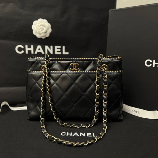 Chanel Quilted CC Chain Shoulder Bag Black Leather