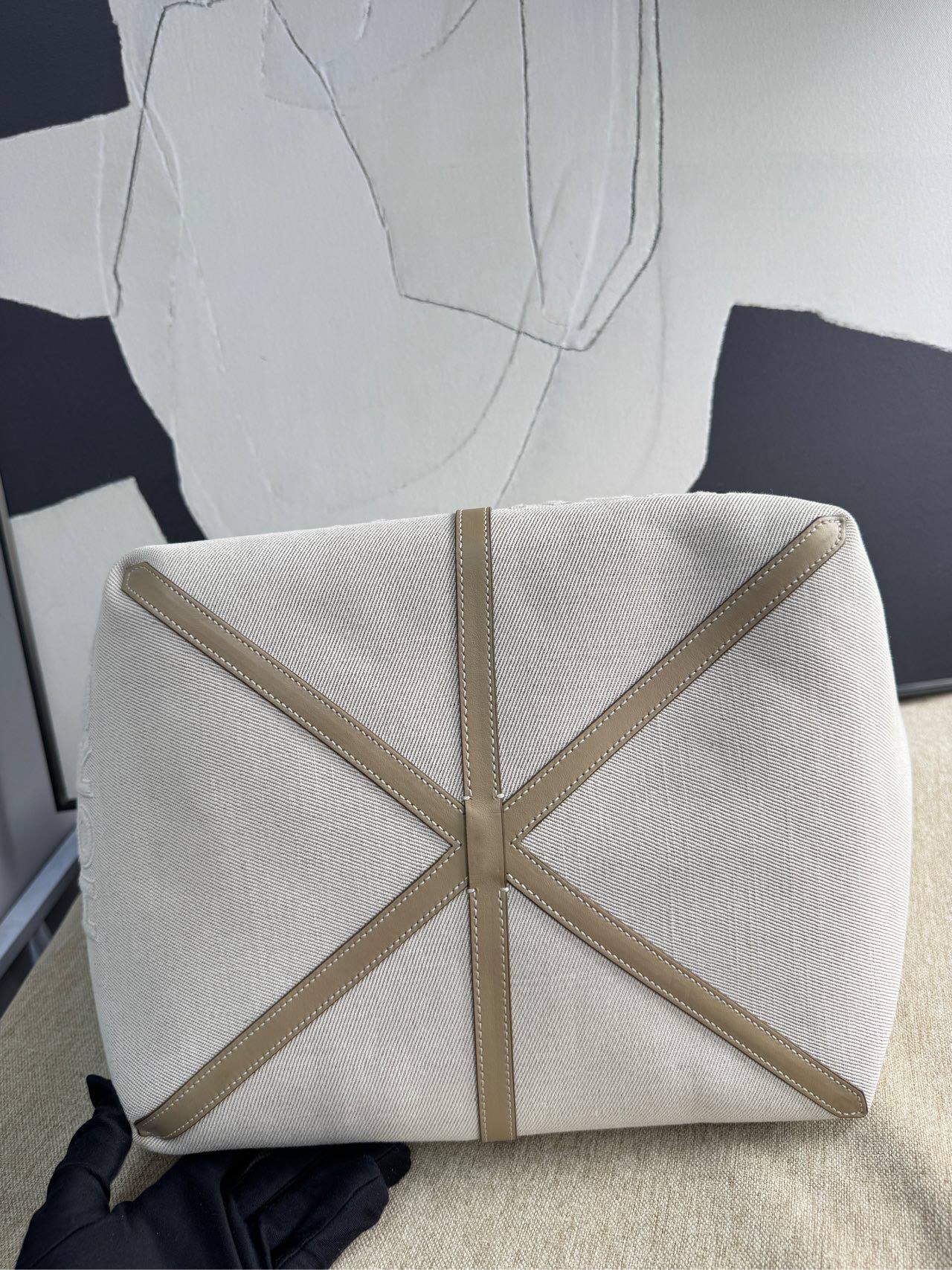 Burberry Canvas Beige Tote Bag 13779148