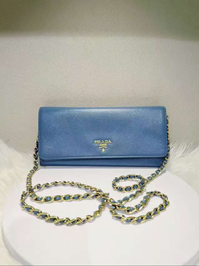 Pre-loved PRADA Saffiano Blue Crossbody Bag