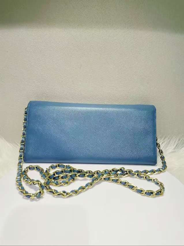 Pre-loved PRADA Saffiano Blue Crossbody Bag