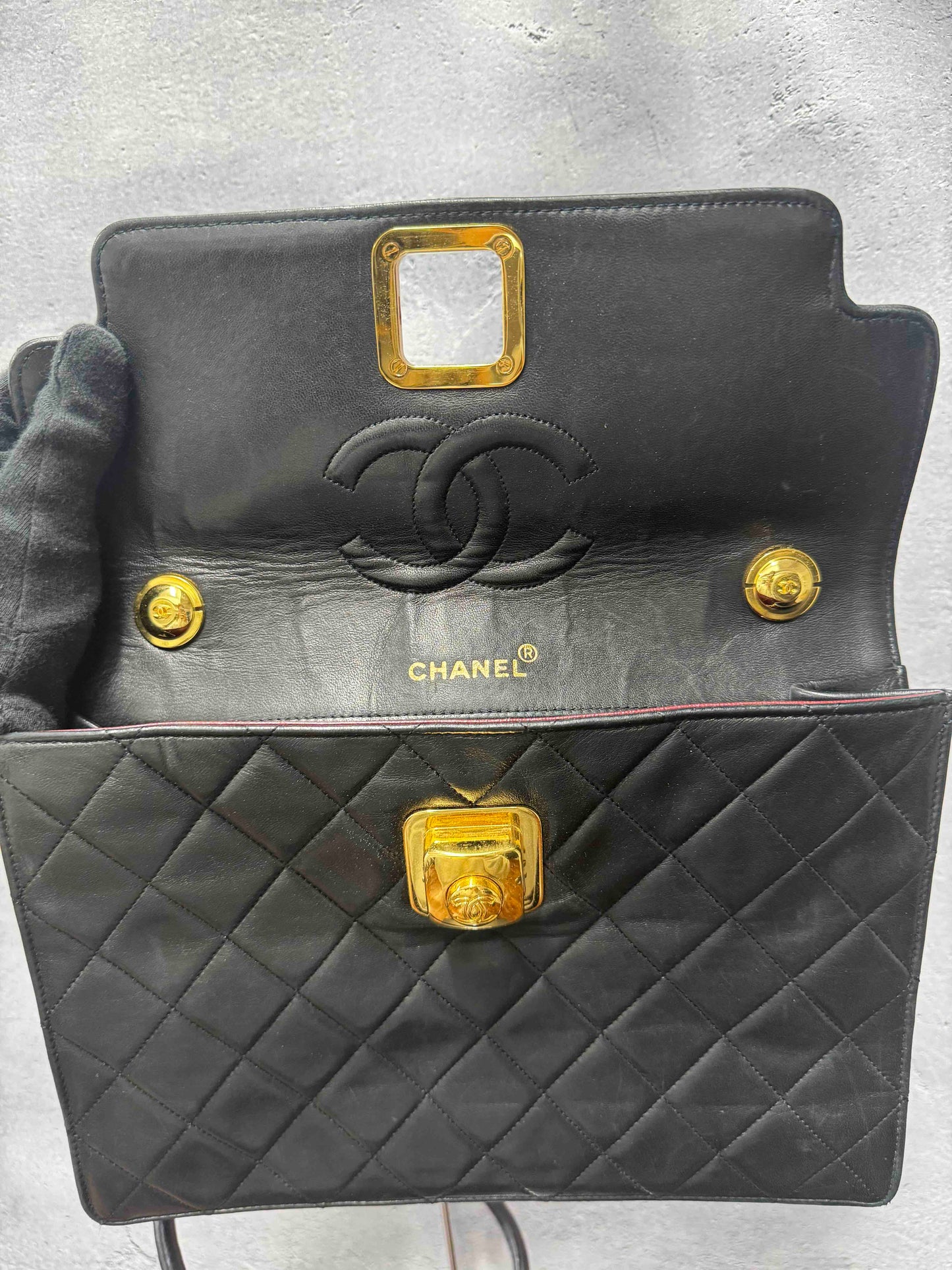 Chanel Crossbody Bag JZ499160800 Black Leather Vintage Style