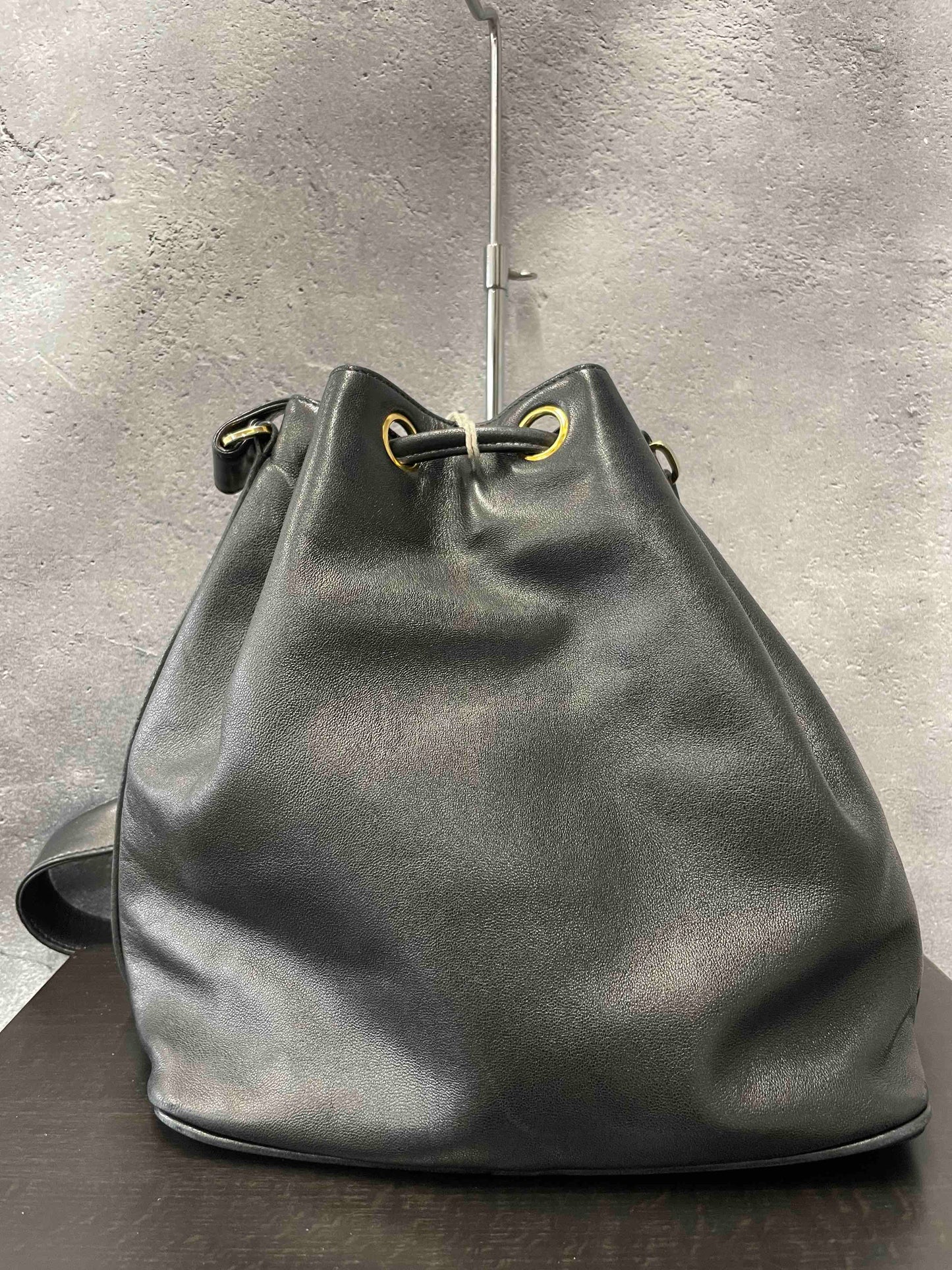 Chanel Vintage Drawstring Bucket Bag Black Leather RG007284200