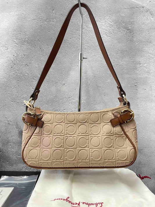 Ferragamo Gancini Shoulder Bag RE98533900 Beige Leather