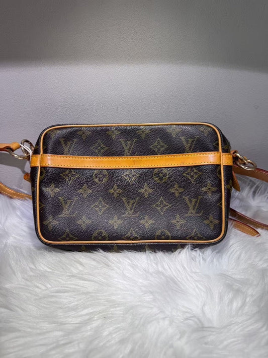 LOUIS VUITTON Monogram Canvas Reporter Brown Crossbody Bag