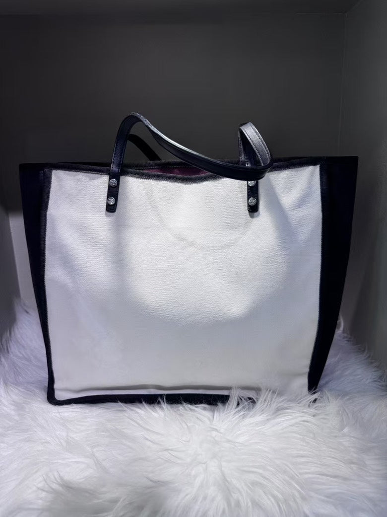 Pre-loved CHANEL Tote Bag Black and White Canvas