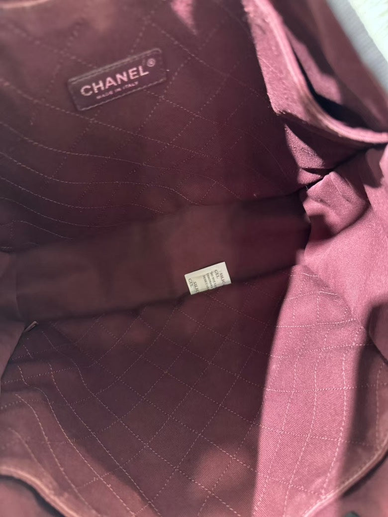 Pre-loved CHANEL Tote Bag Black and White Canvas
