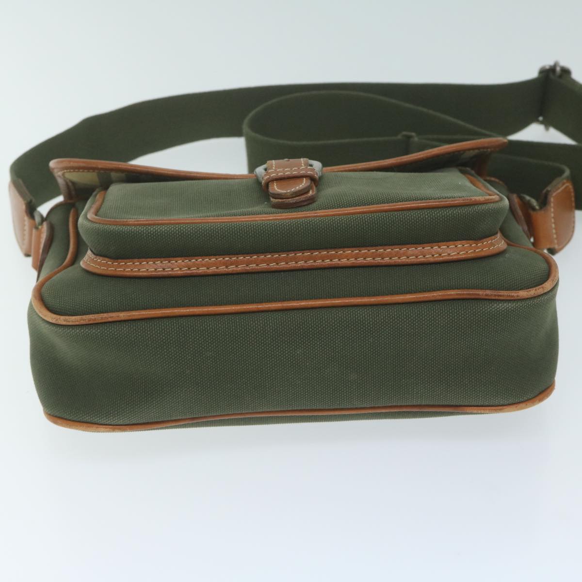BurberrySs Shoulder Bag Canvas Khaki Auth ti1465