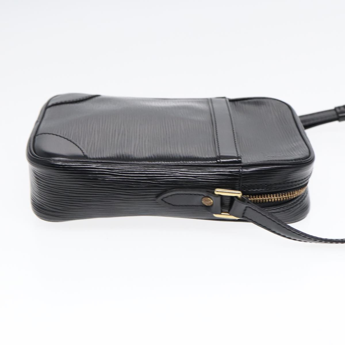 LOUIS VUITTON Epi Danube Shoulder Bag Black M45632 LV Auth yk13469