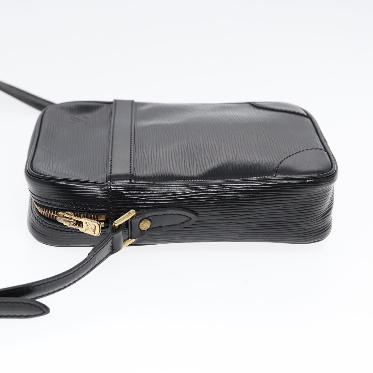 LOUIS VUITTON Epi Danube Shoulder Bag Black M45632 LV Auth yk13469